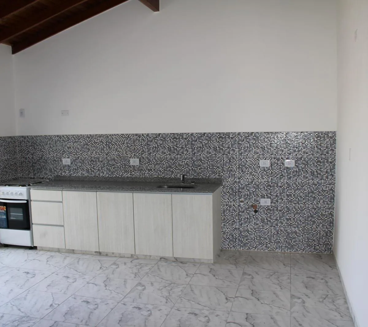 Departamento de 3 ambientes con patio en San Justo (La Matanza)