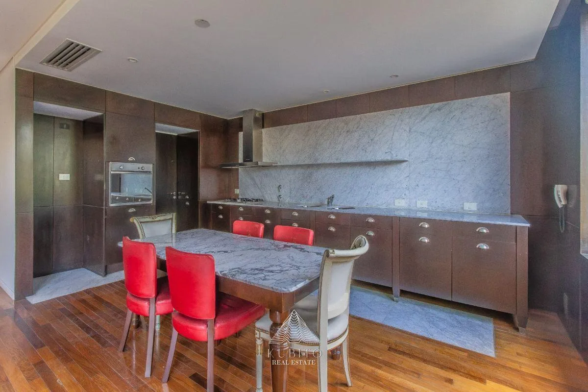 Apartamento de dois ambientes com vaga de garagem em Puerto Madero