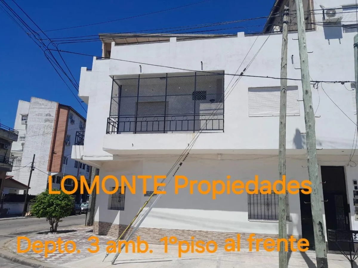 Departamento de 3 ambientes en 1° piso al frente con balcón en Lanús Oeste