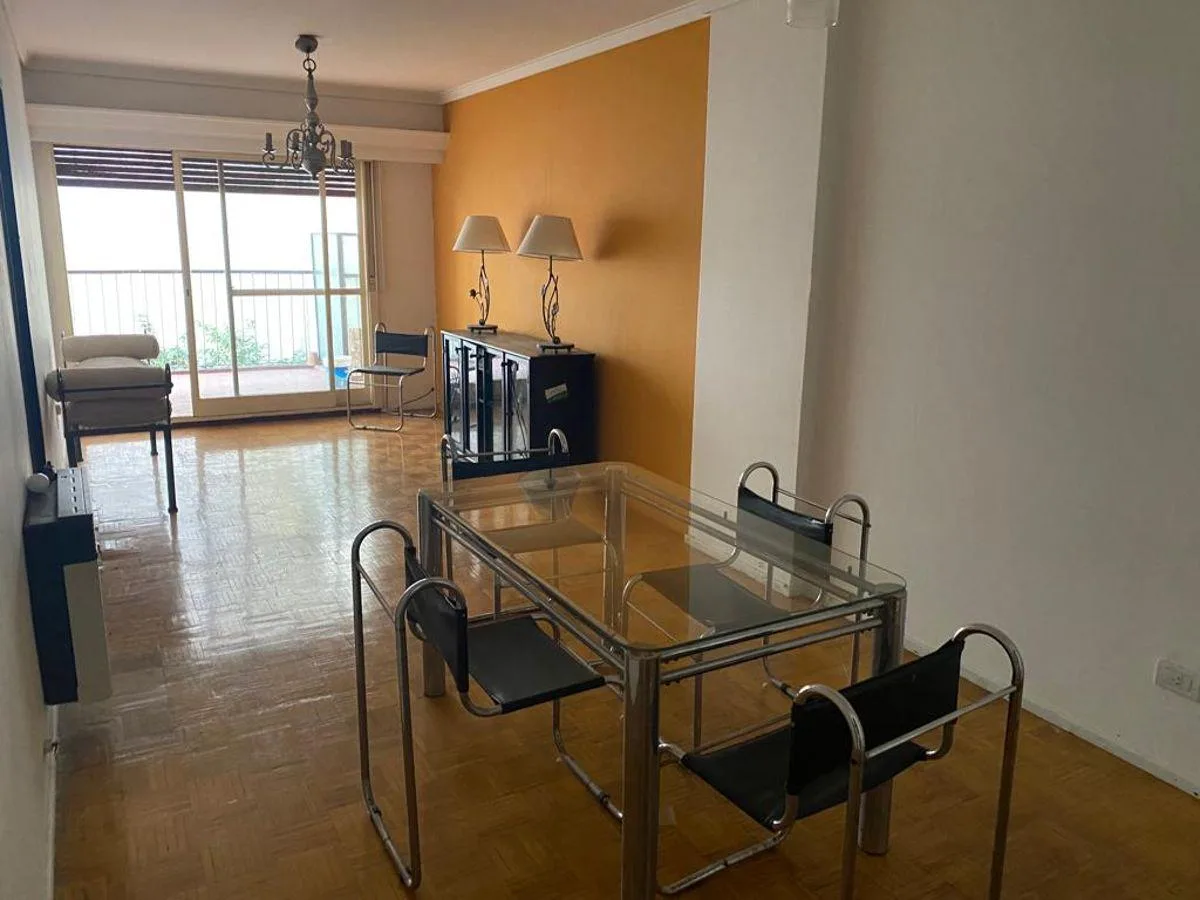 Departamento de 5 ambientes en Flores
