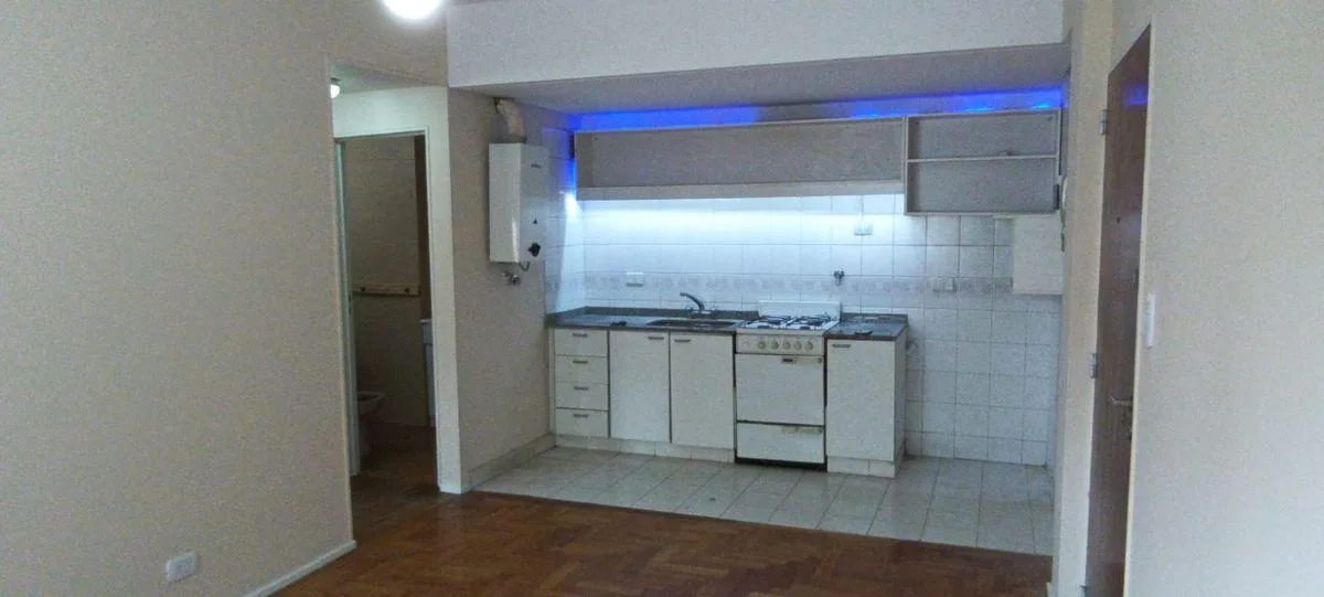 Departamento de 2 Ambientes con Cochera! Excelente Ubicación!