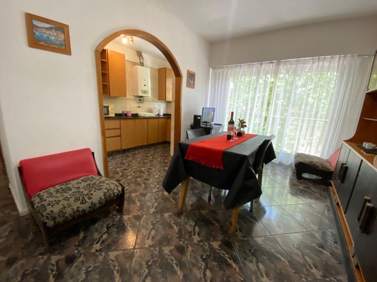 Apartamento de dois ambientes mobiliado em Monserrat