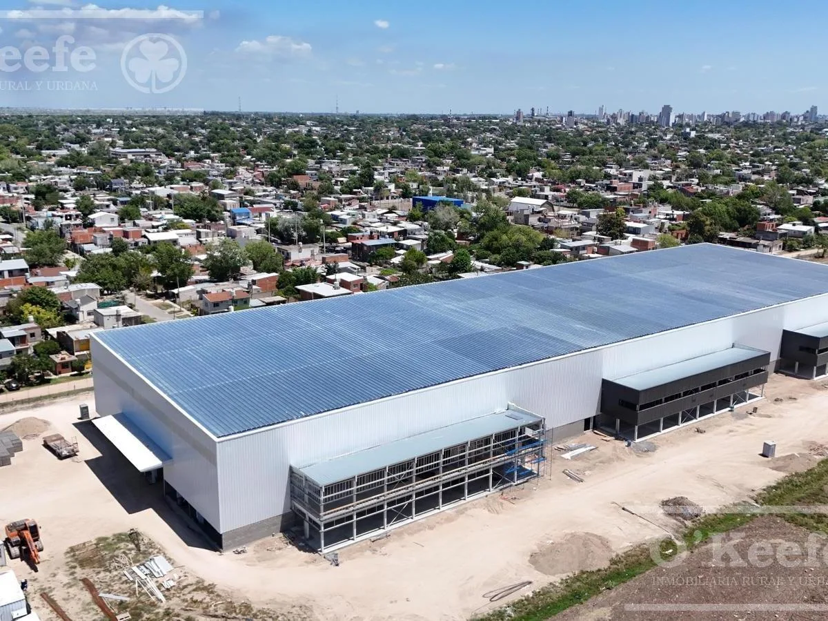 Armazém logístico 2.401 m², 12 m altura