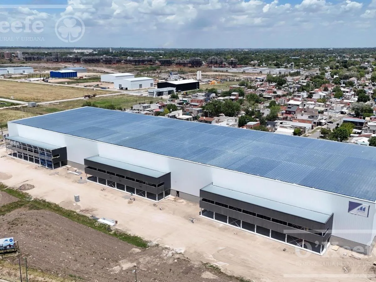 Armazém logístico 2.401 m², 12 m altura