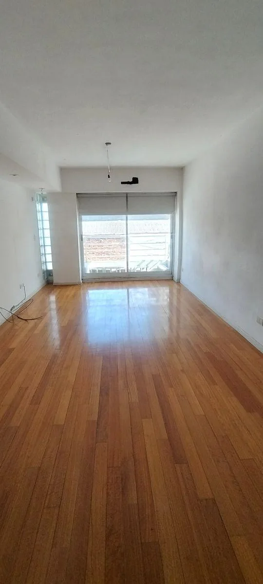 Departamento de 35 m&sup2; con Balcón en Alquiler en San Cristobal, Línea Subte E y H a Mtrs