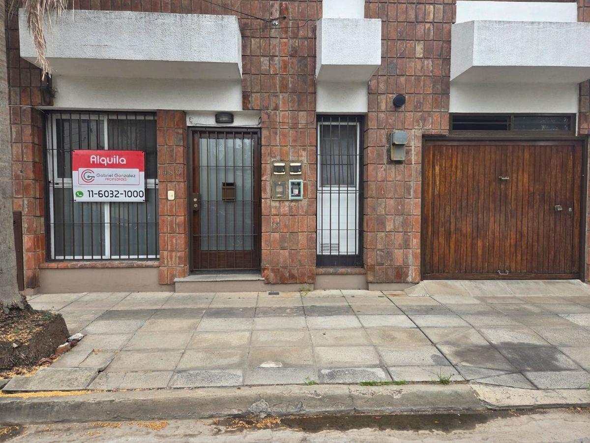 Ground-floor two-room apartment in San Fernando with covered parking