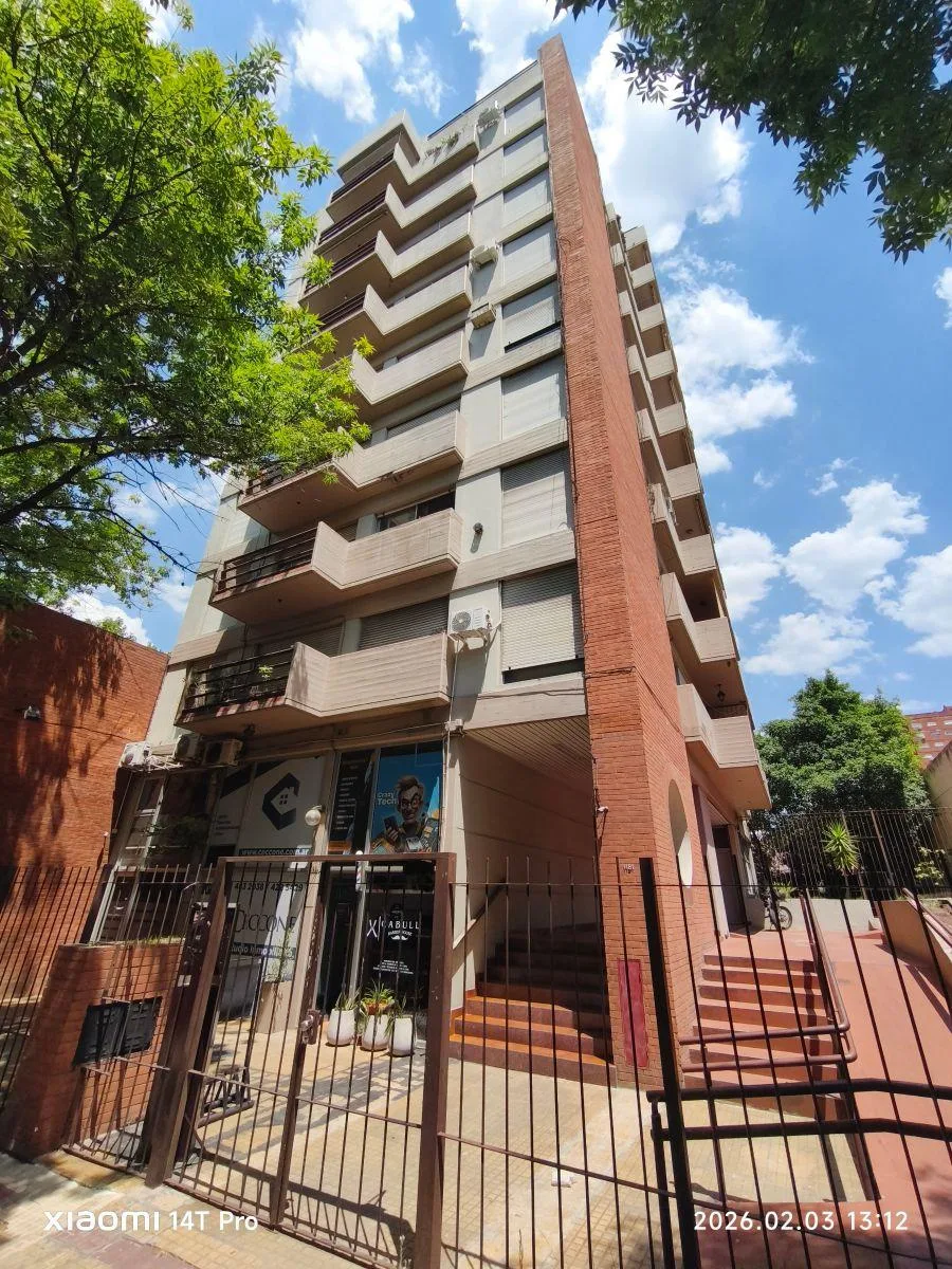 Departamento de 1 dormitorio en La Plata al frente (6° piso)