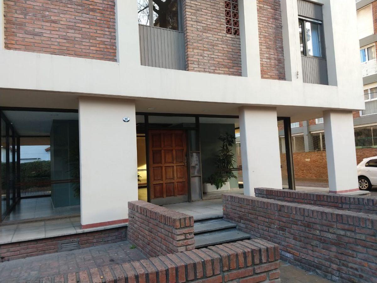 Apartamento de 2 ambientes mobiliado com vaga e depósito em San Isidro