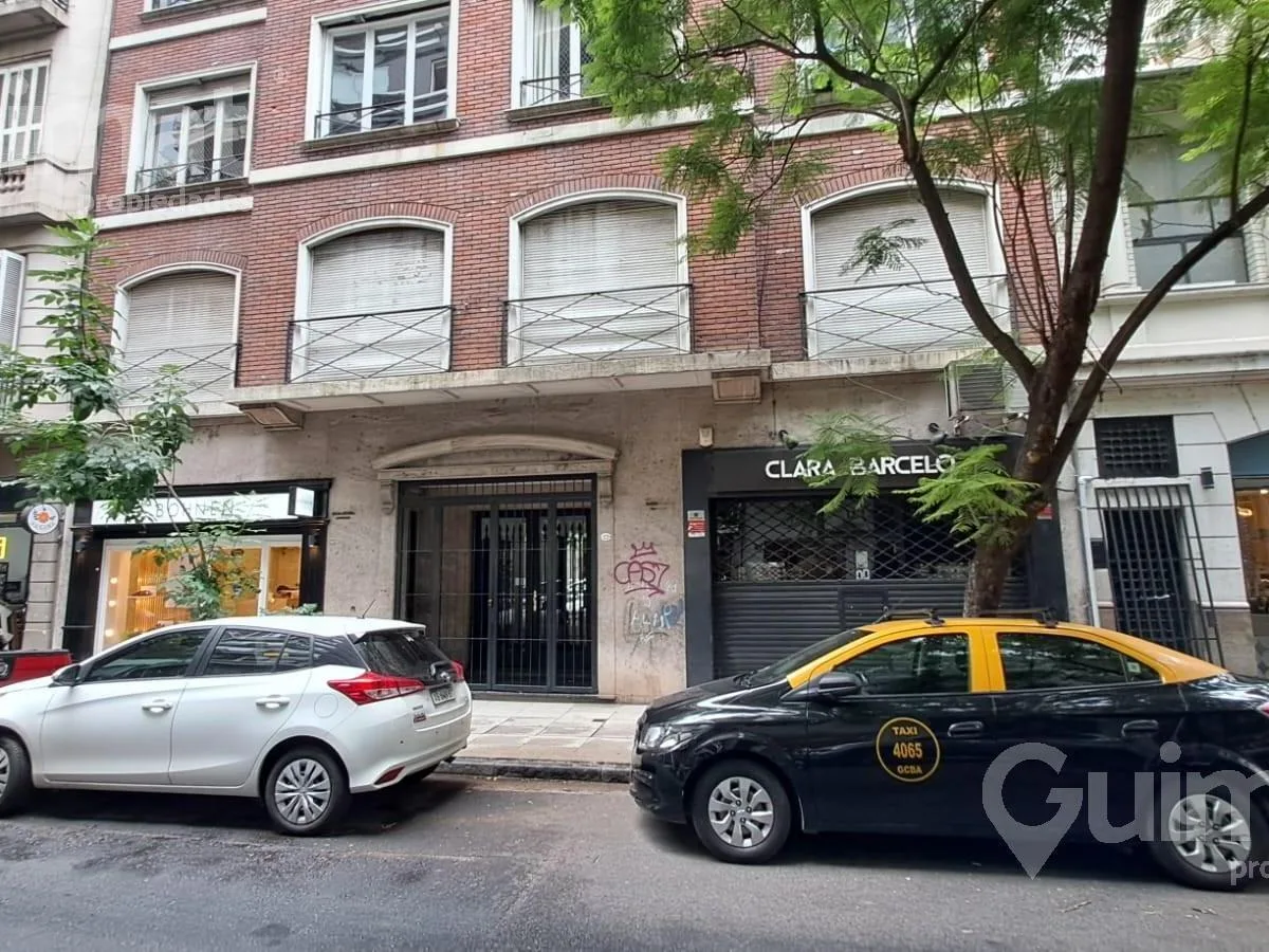 Apartamento de 4 ambientes com 3 dormitórios reciclado em Retiro