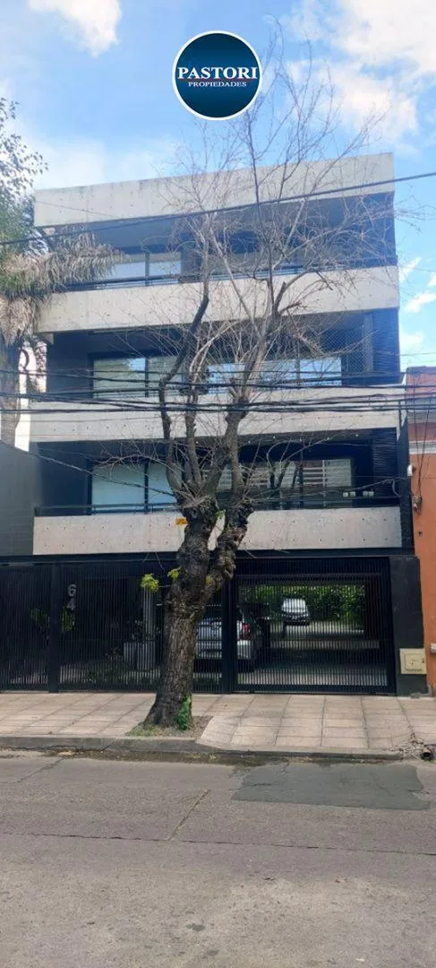 Departamento de 3 ambientes con cochera en San Isidro
