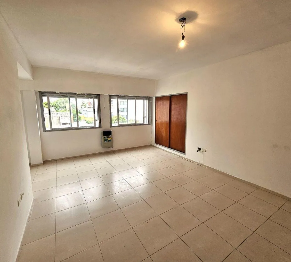 Departamento de 1 ambiente al contrafrente en Villa Ballester