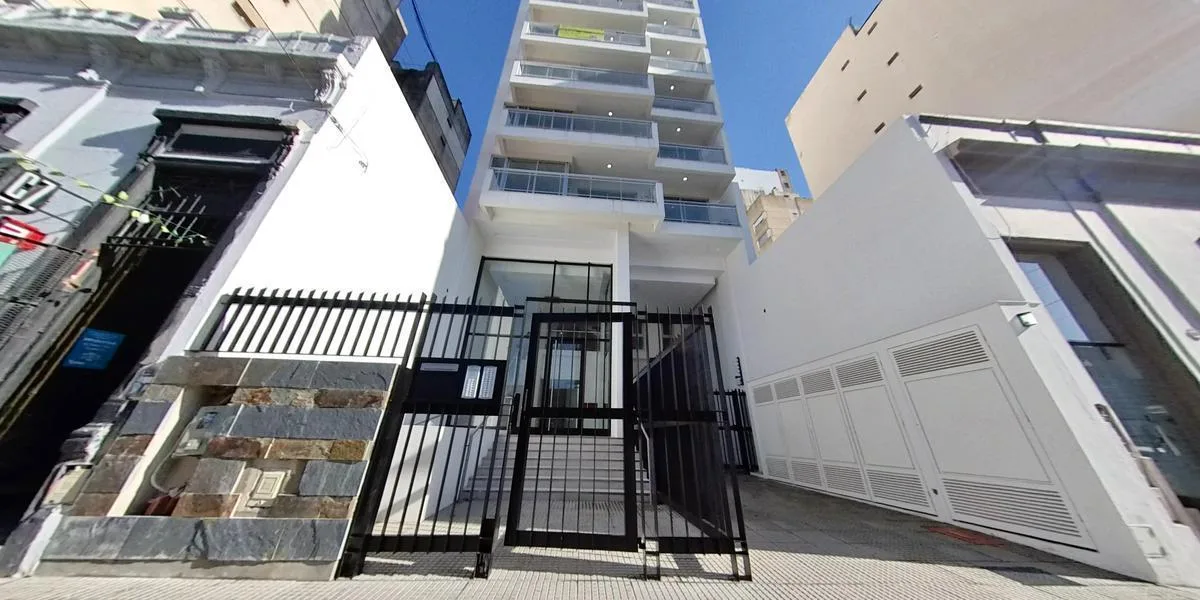 Two-room apartment with balcony in Lomas de Zamora Oeste