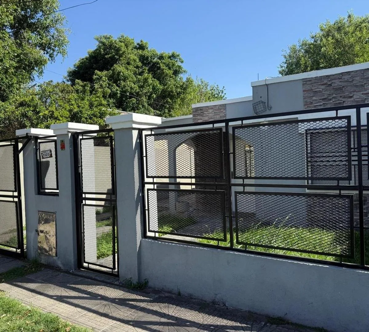Casa 3 Ambientes en Alquiler Castelar Norte