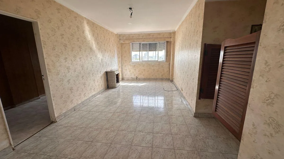 Apartamento de três quartos para alugar em La Plata