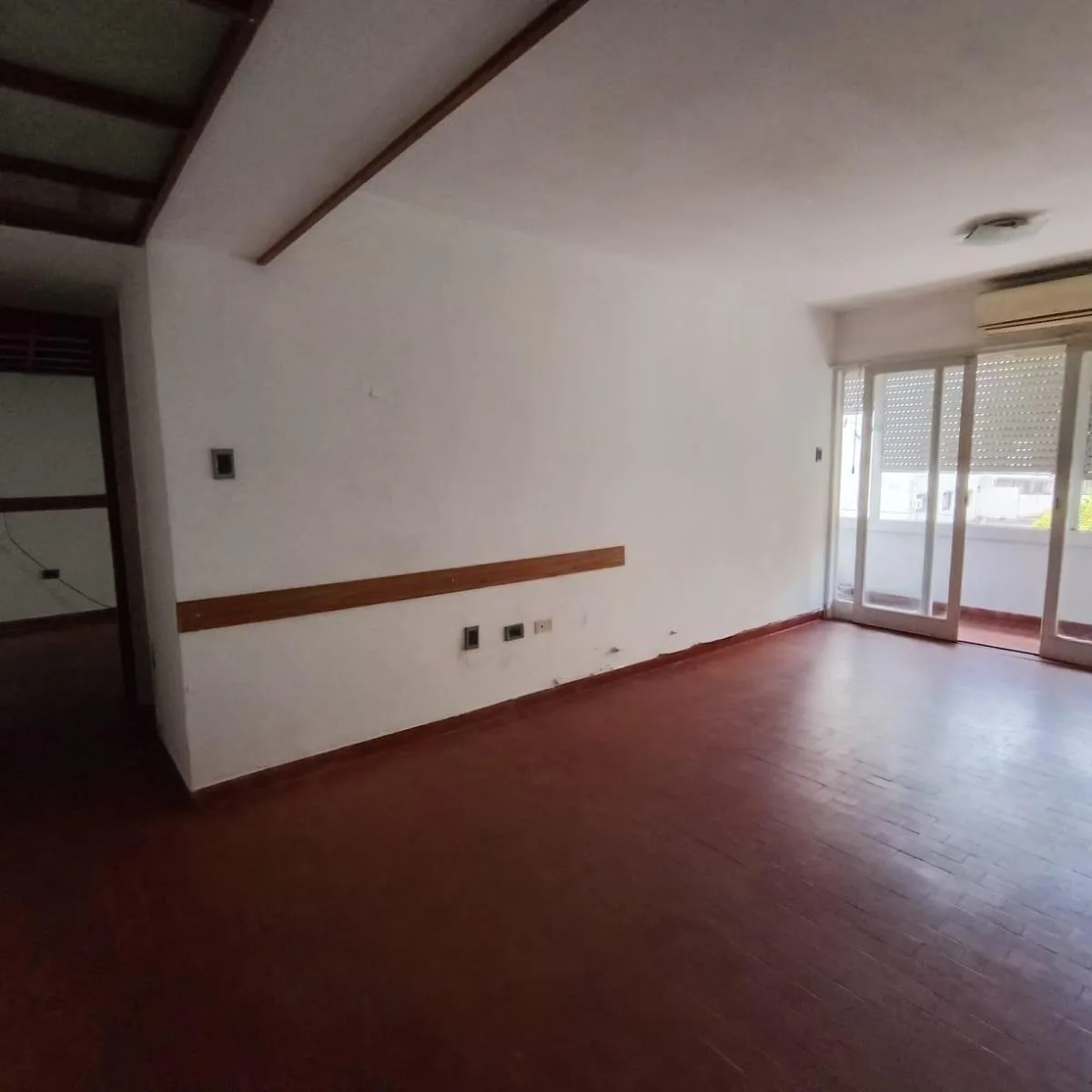 Apartamento de 2 dormitórios em La Plata (entre as ruas 2 e 3)