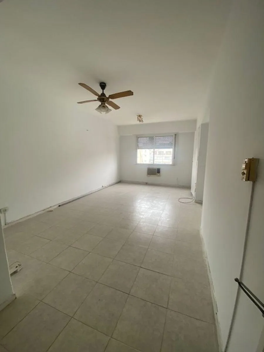 Квартира-студия с окнами во двор в Balvanera