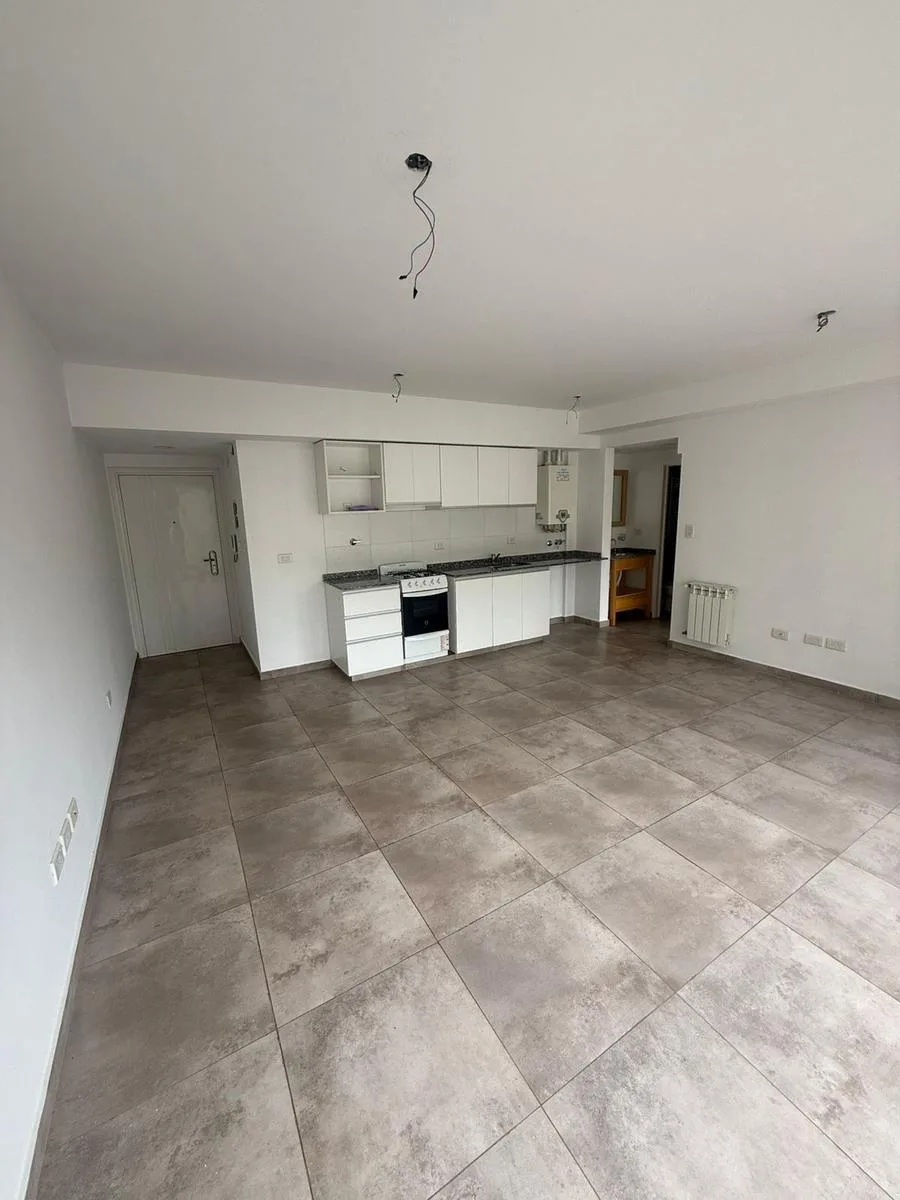 Two-room apartment at the rear (courtyard-facing) in Banfield Oeste