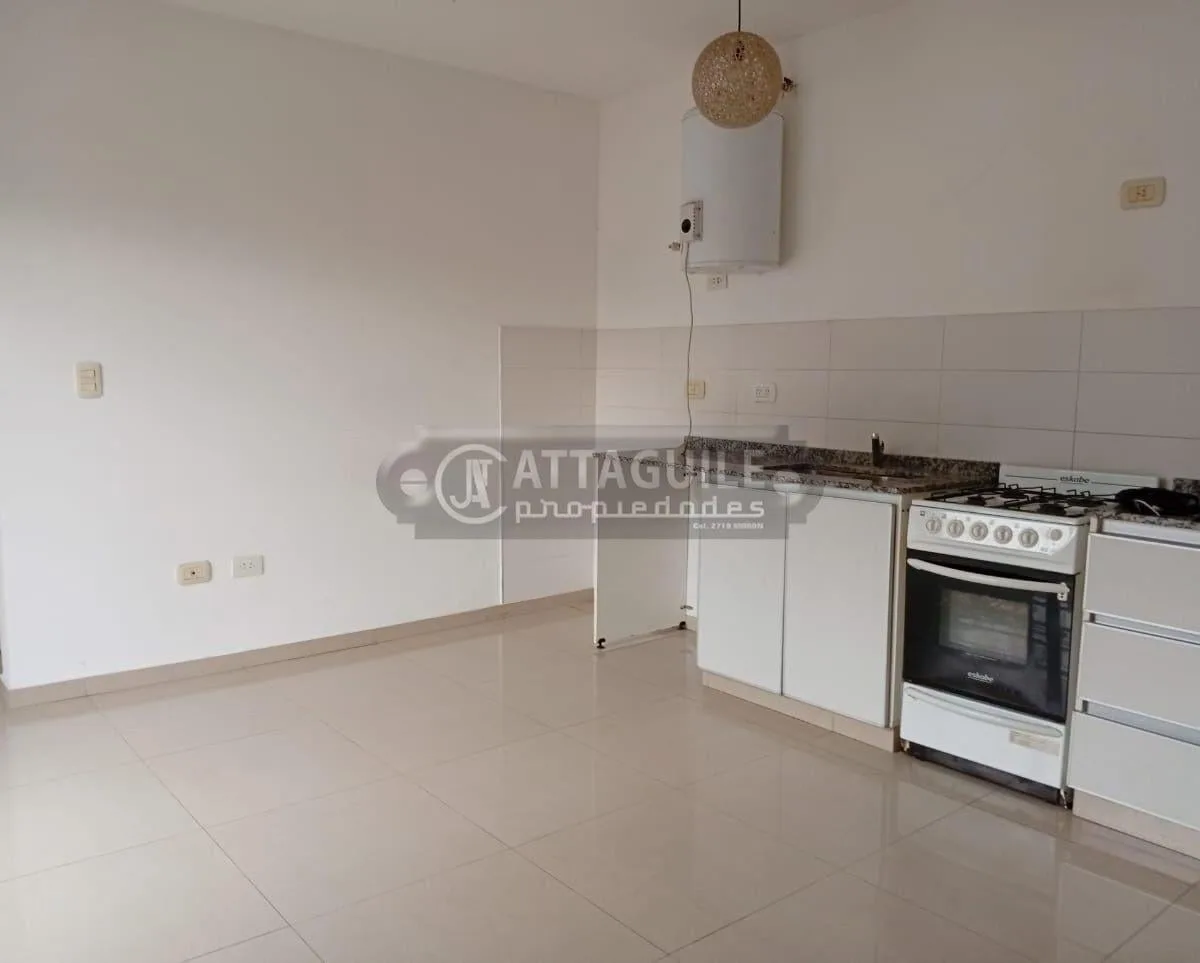 Apartamento de dois ambientes com 1 dormitório em Merlo