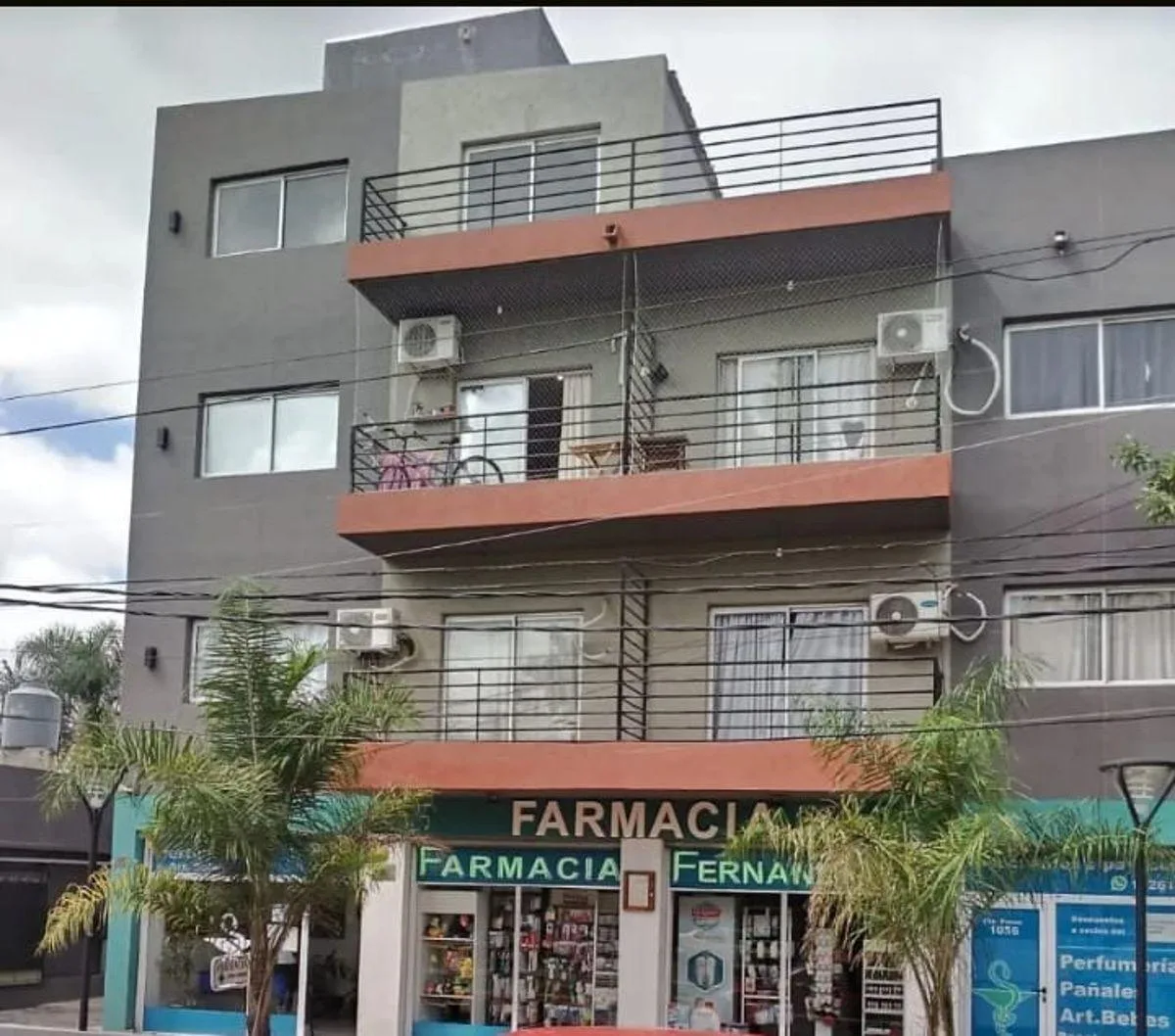 Departamento monoambiente con balcón en Moreno