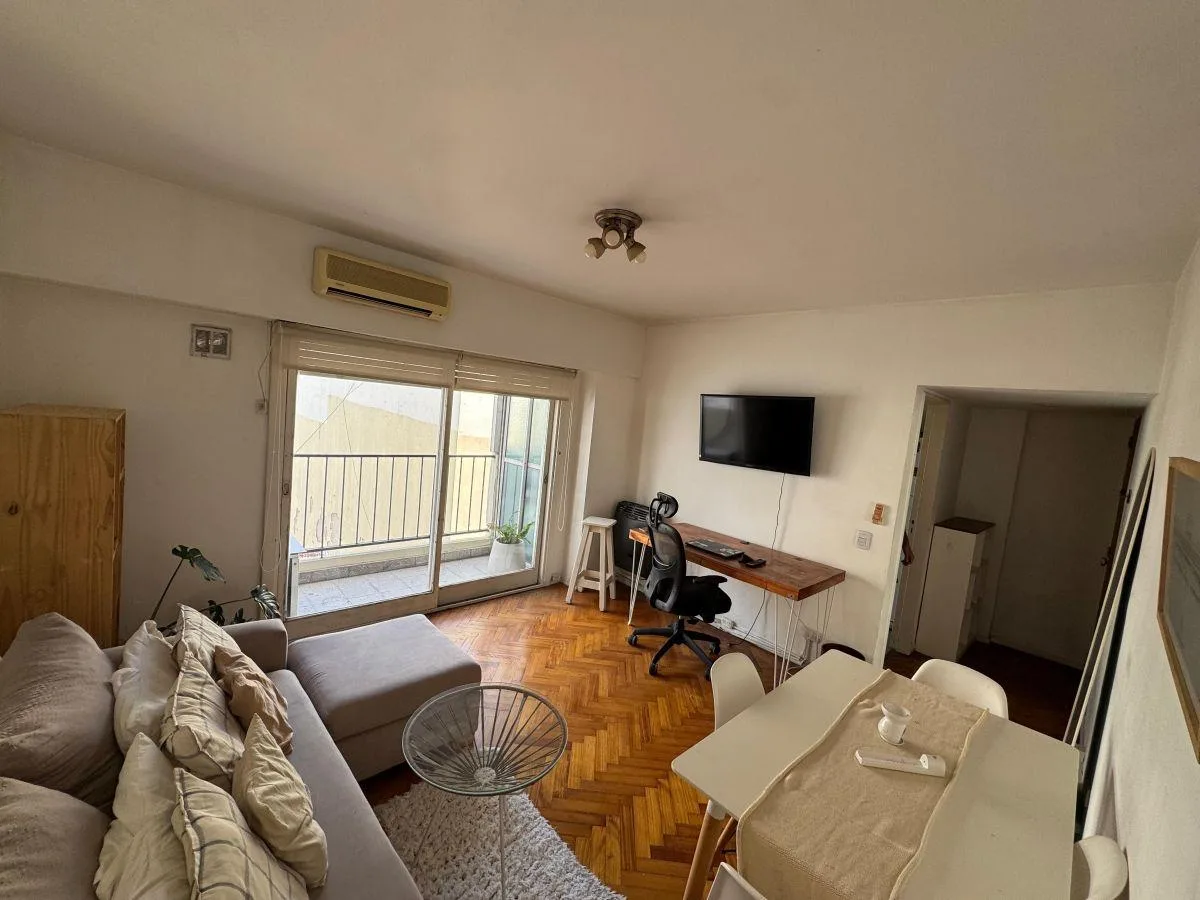 Квартира-студия с небольшим балконом в Recoleta