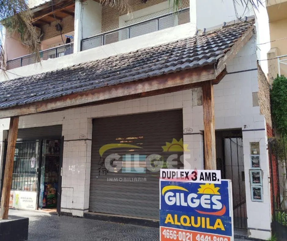 Ground-floor PH with 2 bedrooms in Ramos Mejía with patio and small pool