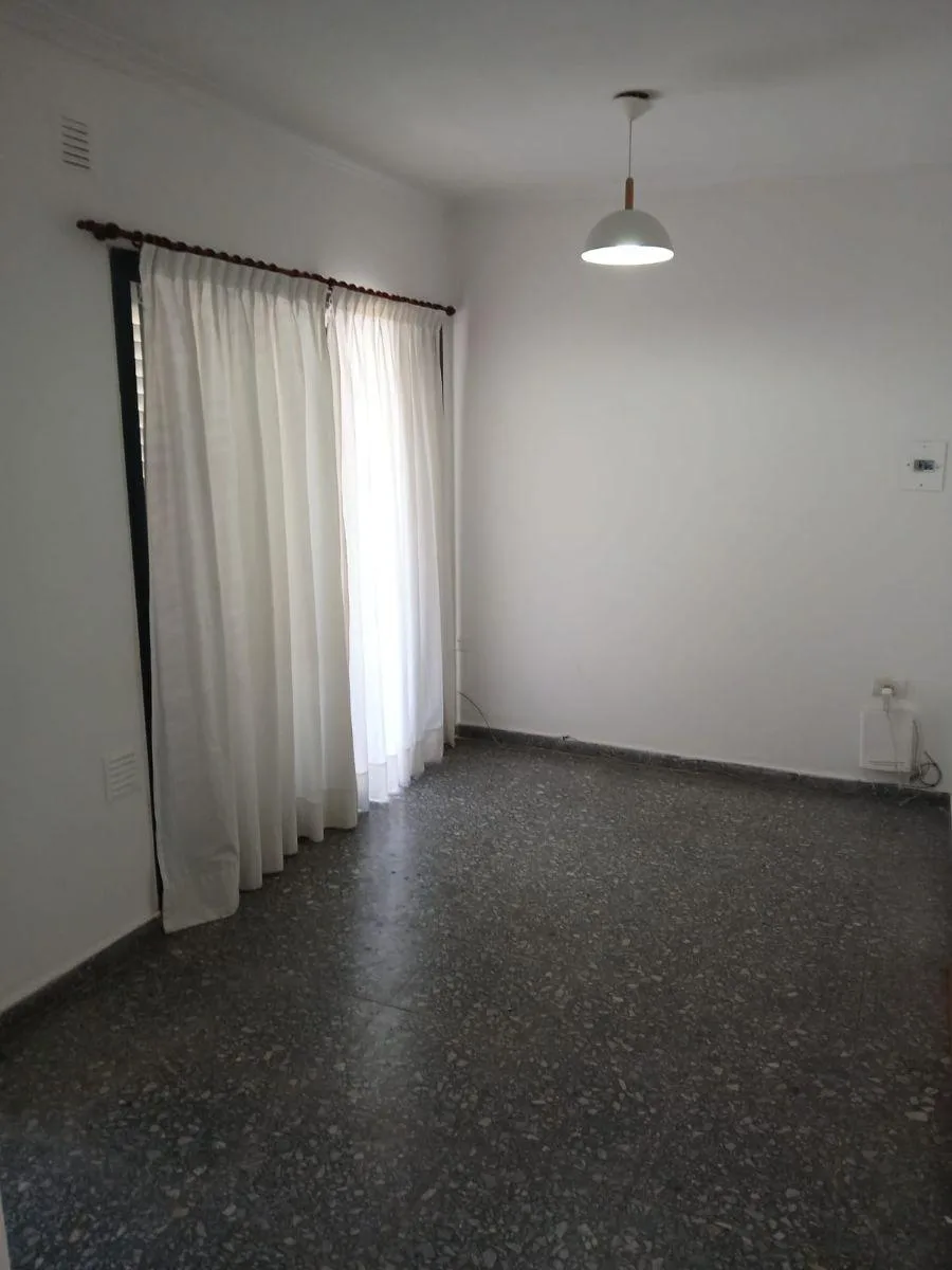 Apartamento de um dormitório reciclado em La Plata