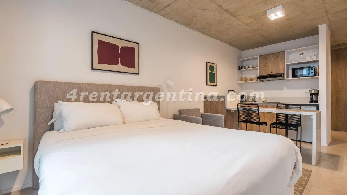 Studio amoblado con balcón