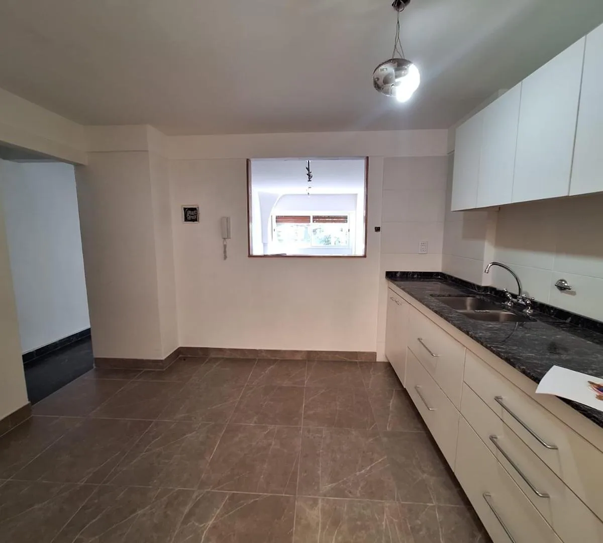 Renovated four-room apartment in Núñez