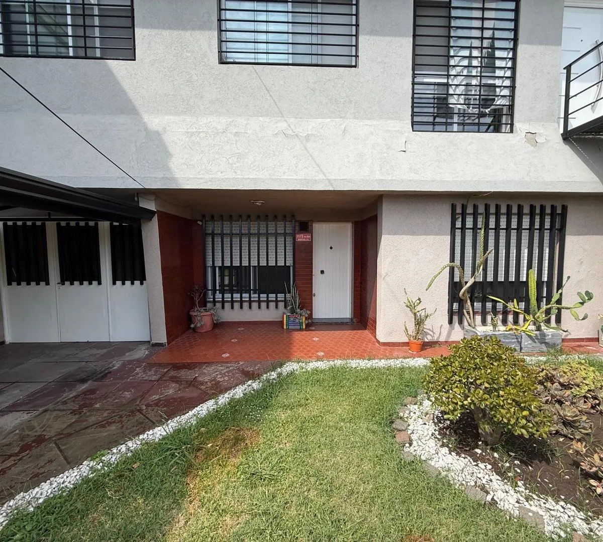 Three-room ground-floor apartment in Quilmes