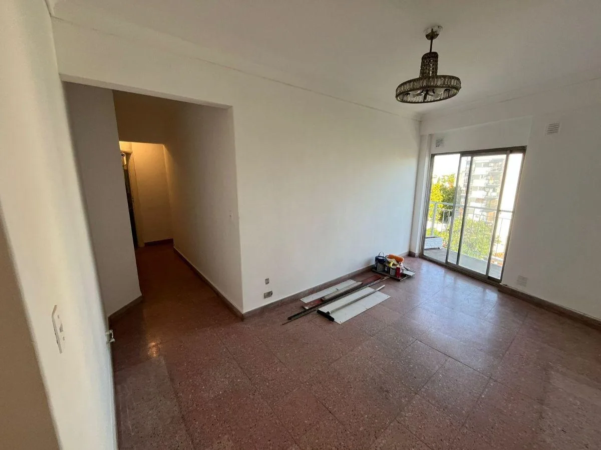 Departamento de 3 Ambientes Al Frente con Balcon