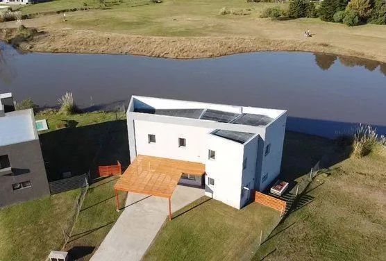 New four-room house in San Sebastián, Pilar