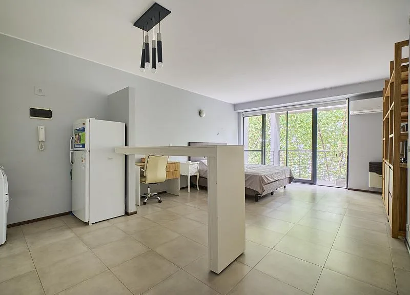 Furnished studio apartment with balcony and fixed parking in Palermo