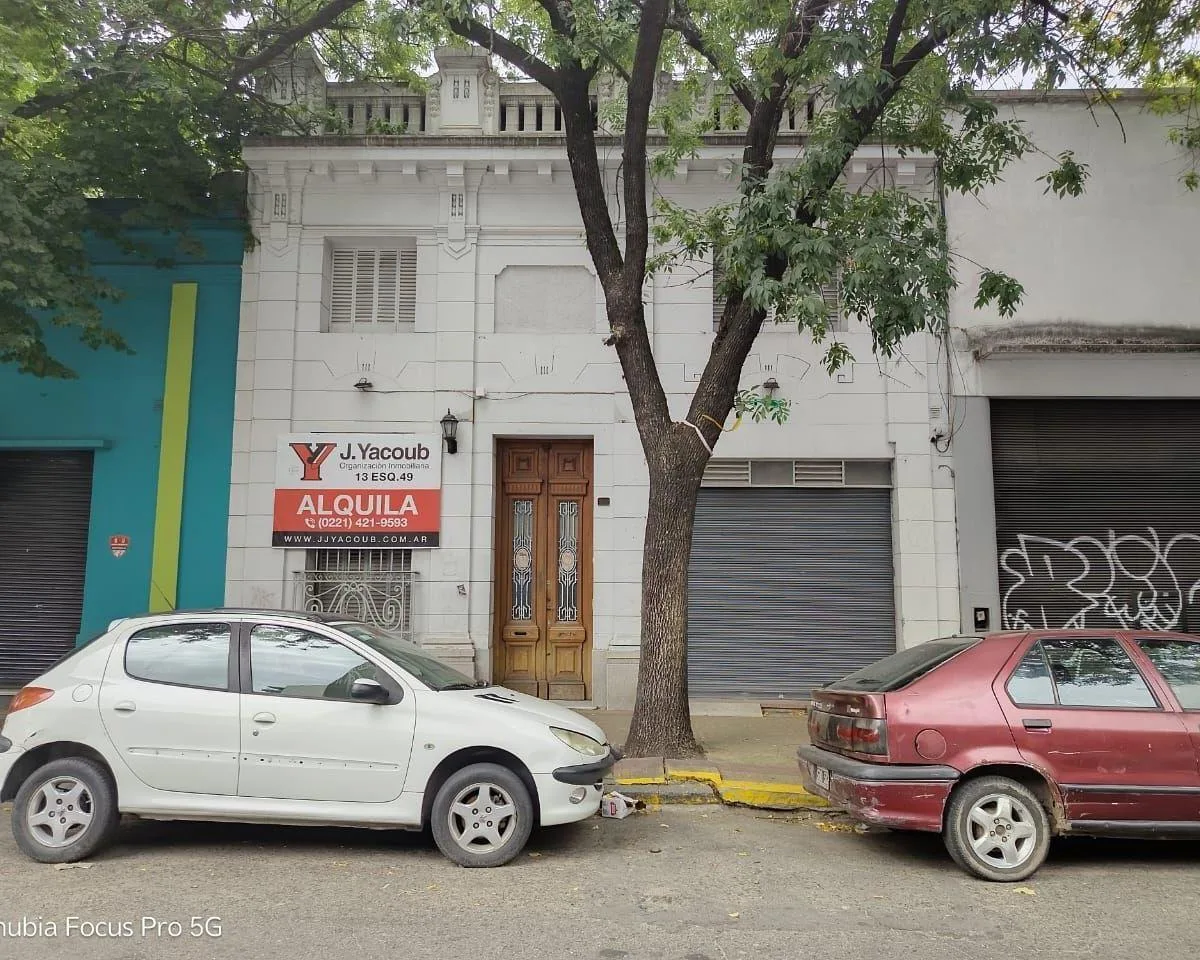 Casa para aluguel com 5 quartos em La Plata