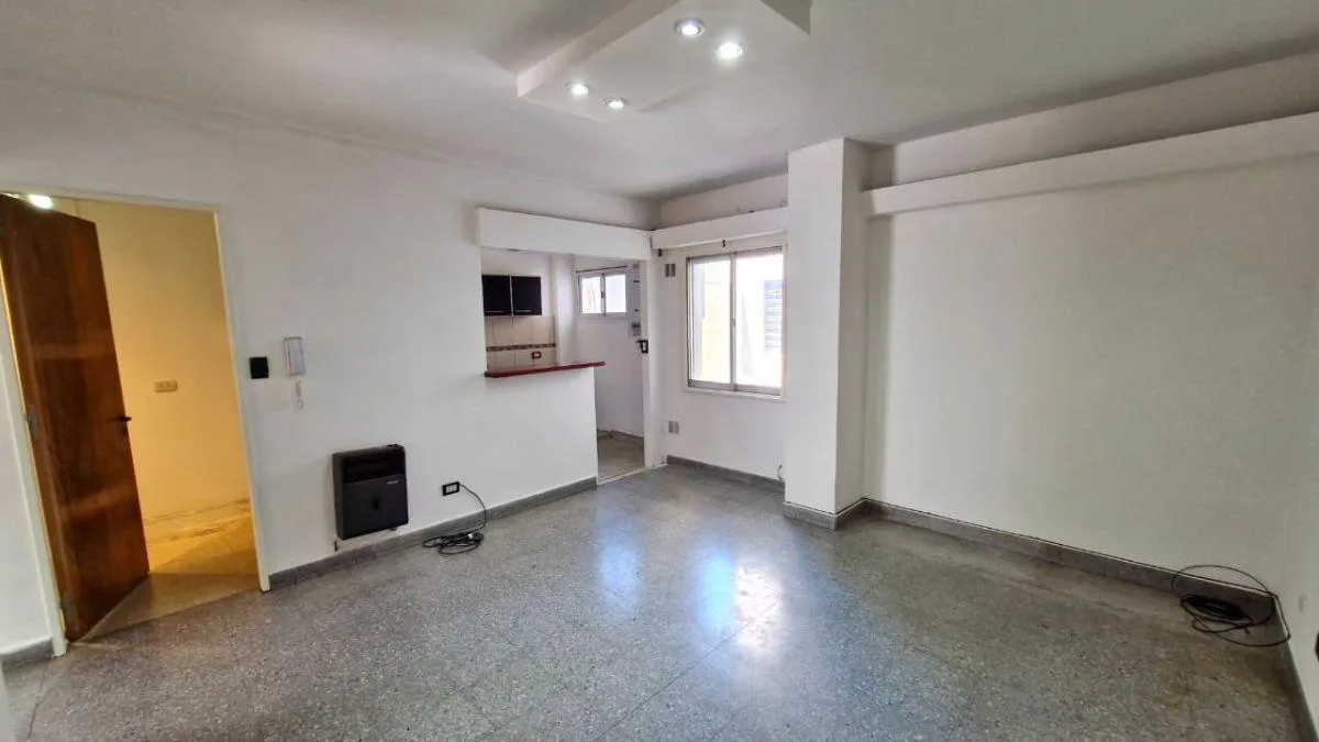 Apartamento de 2 quartos em Lanús, com pátio