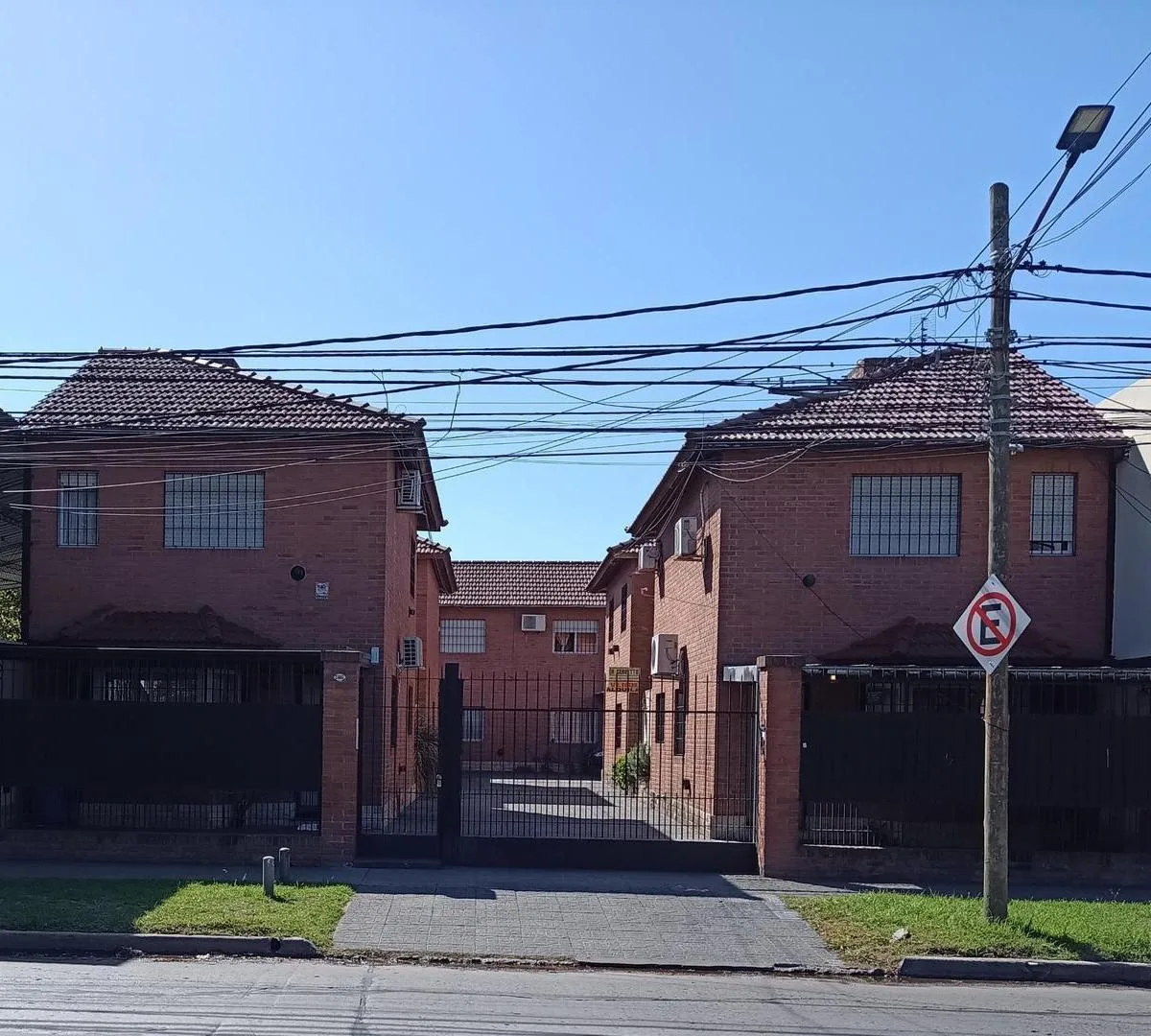Alquiler Duplex con Cochera Moreno Ubicación Privilegiada