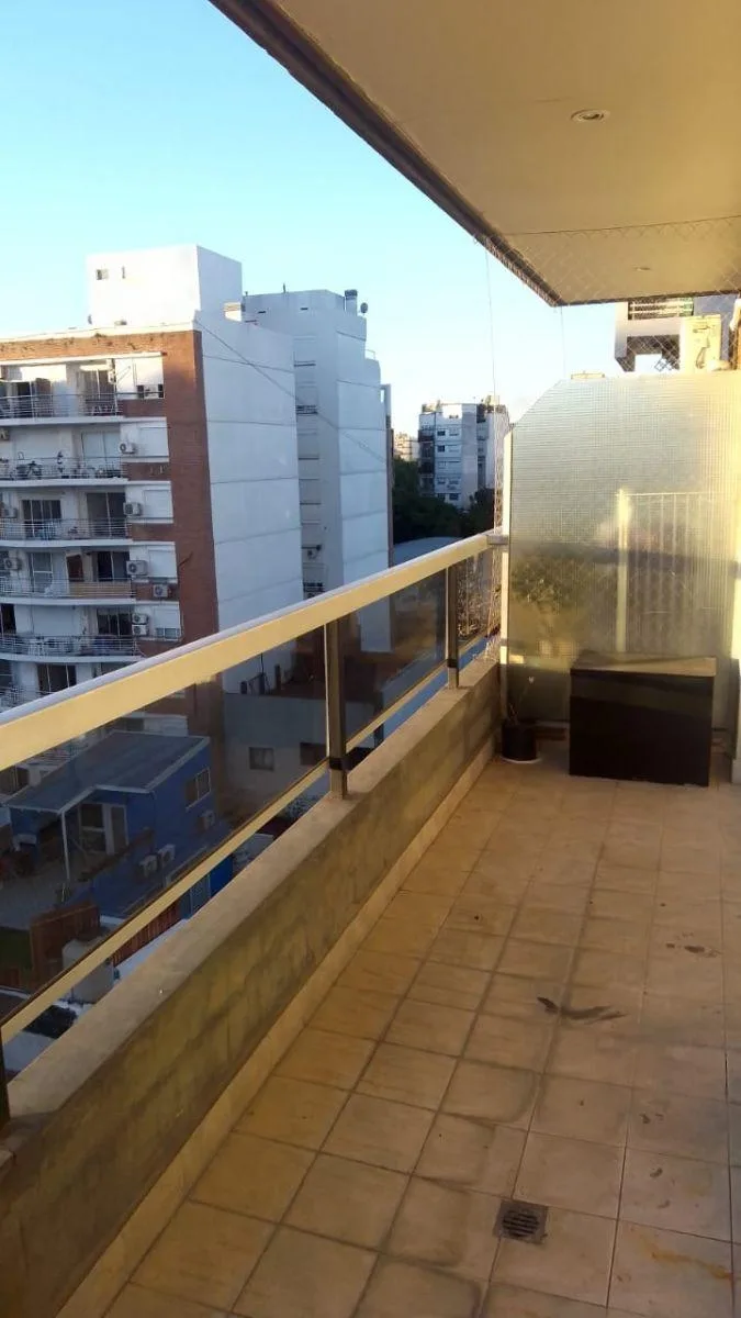 One-bedroom apartment with study in Almagro