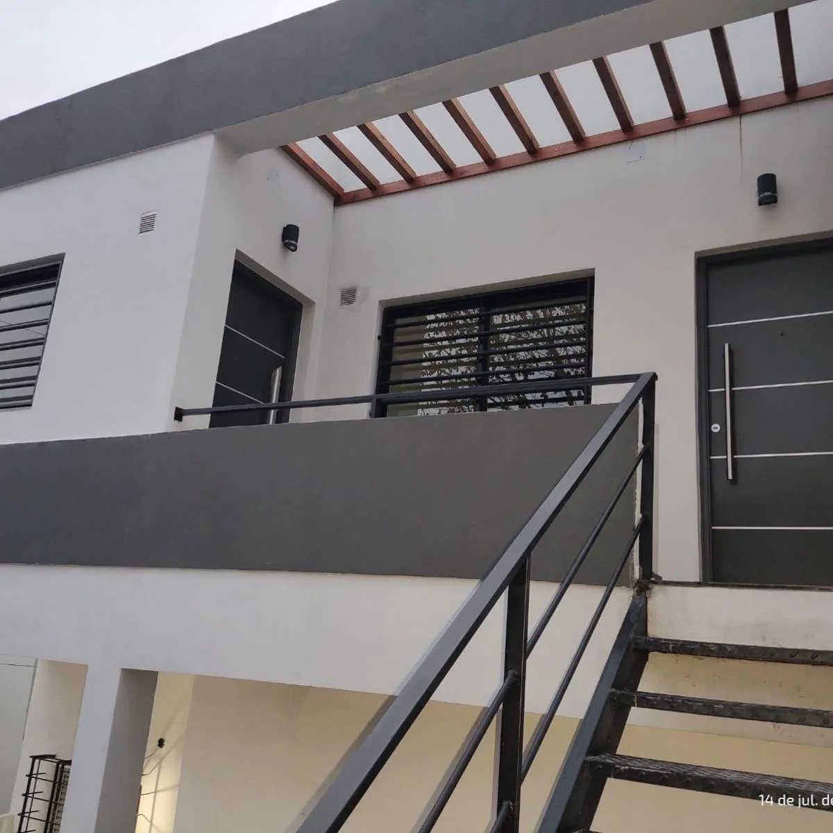 PH 2 Ambientes en Santos Lugares con Balcon Aterrazado