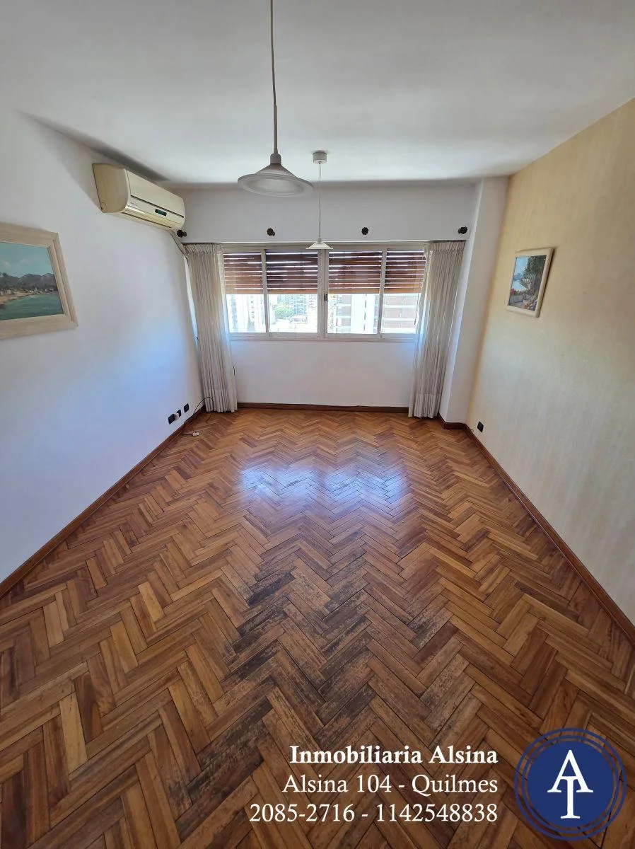 Полуэтажная квартира с 3 комнатами в центре Quilmes