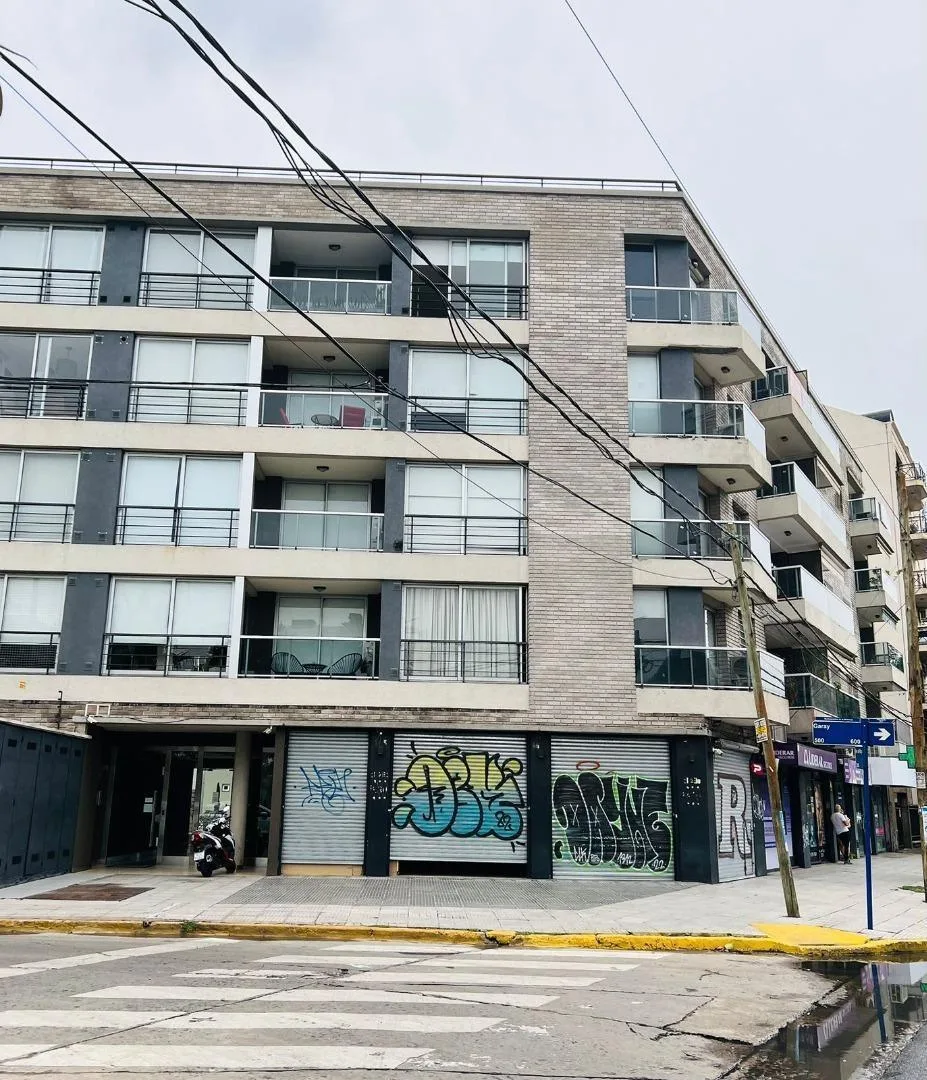 Apartamento de dois ambientes com 1 quarto para alugar em Ramos Mejía