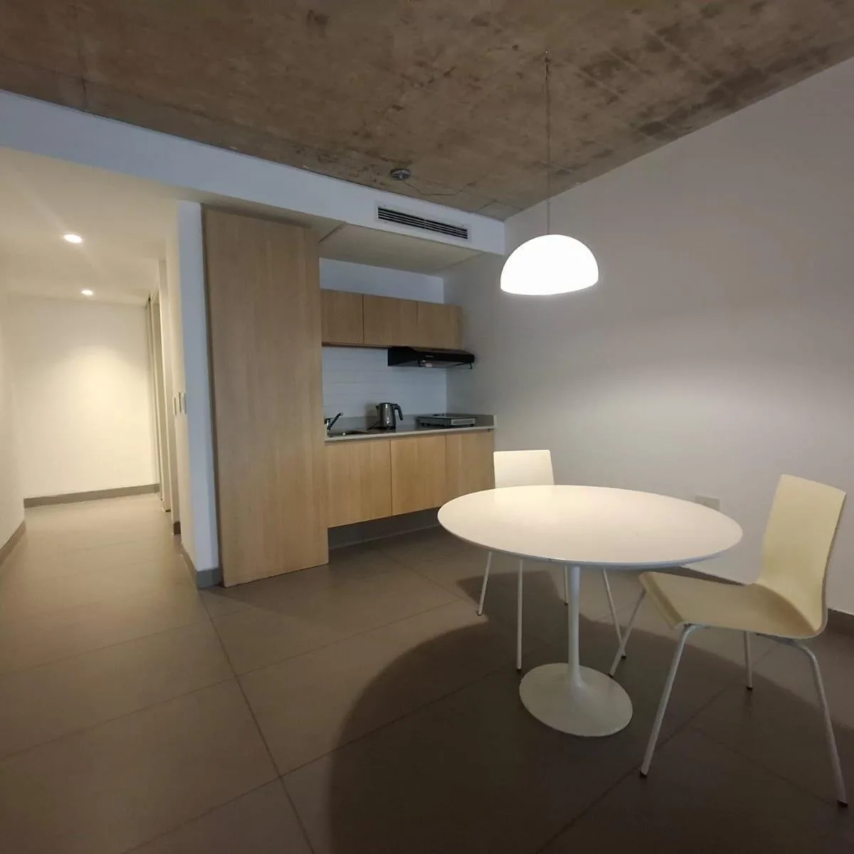 Квартира-студия в Monserrat с окнами во двор