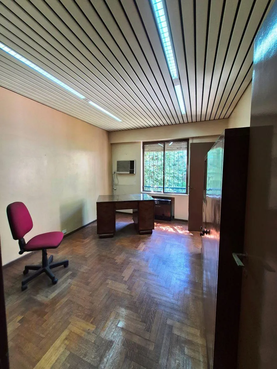 Tres ambientes en Monserrat, apto profesional o vivienda