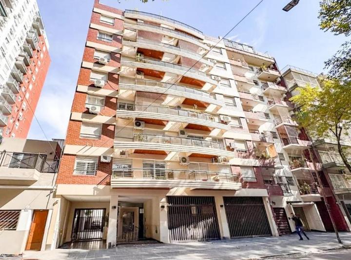 Departamento de 2 ambientes con suite y cochera en Villa Urquiza