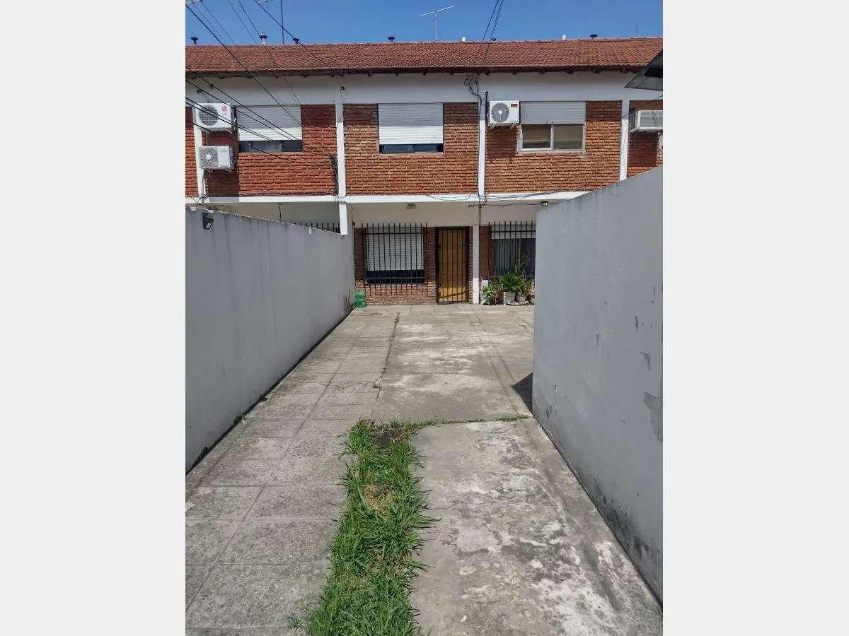 Duplex en Alquiler en Villa Luzuriaga