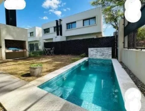 Casa em condomínio fechado em Ituzaingó