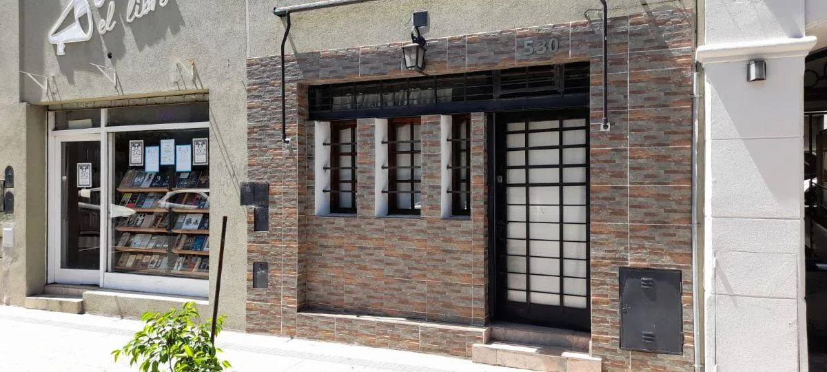 Furnished ground-floor three-bedroom apartment in La Plata