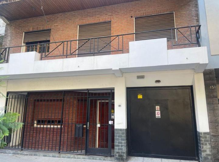 Дом с 5 комнатами под коммерческое использование в Caballito