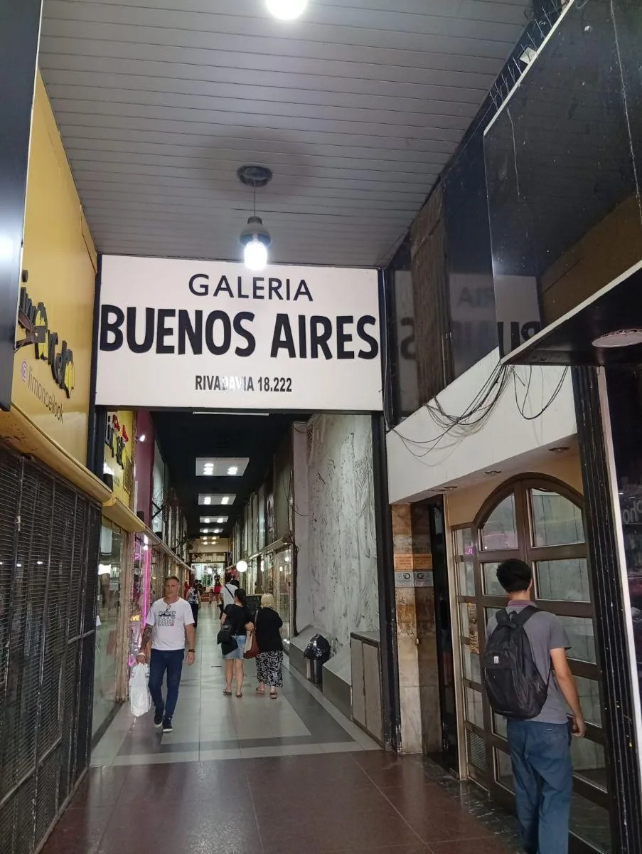 Departamento de 2 ambientes apto profesional en Morón sobre Av. Rivadavia