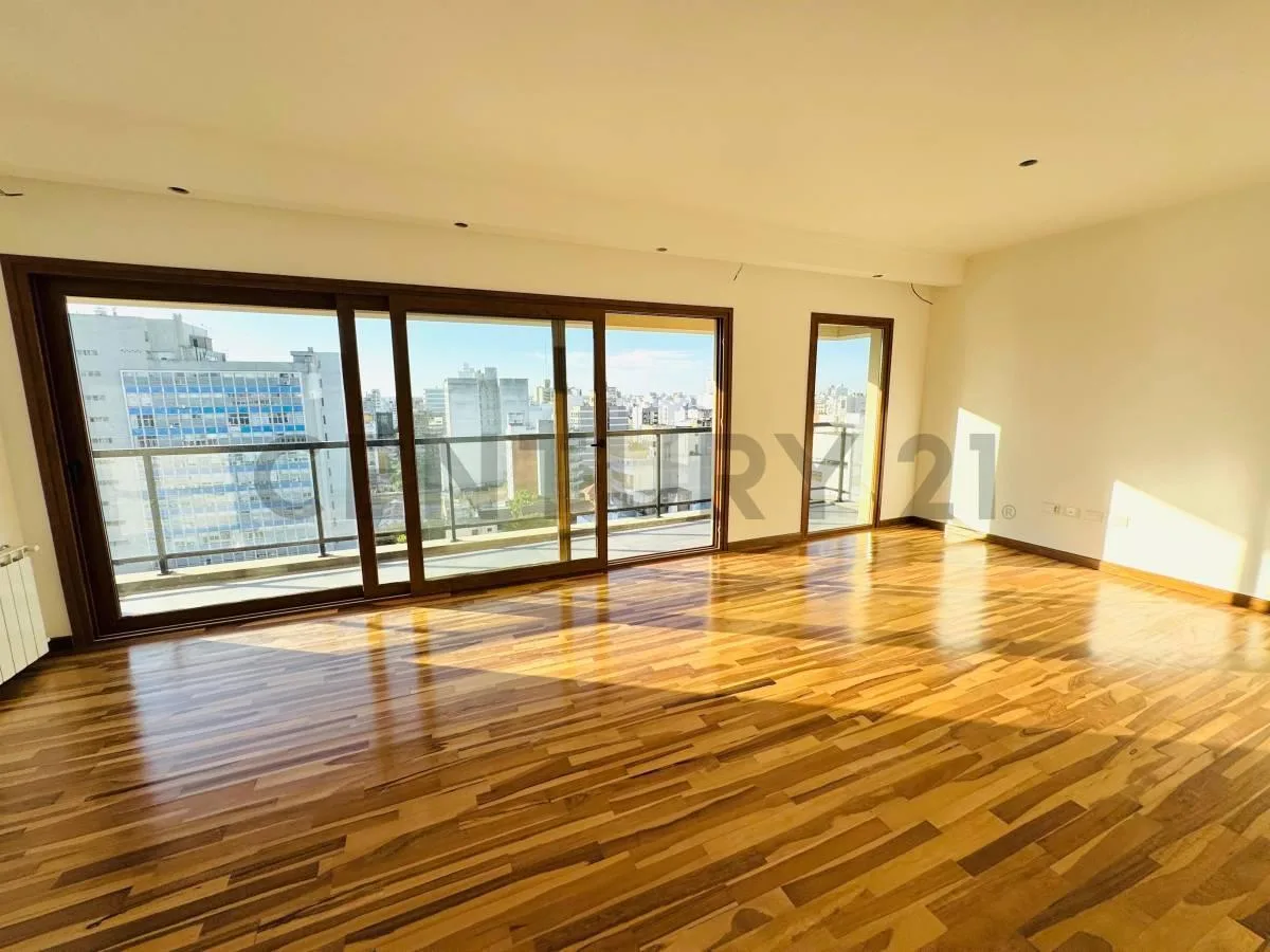 Three-bedroom apartment in La Plata