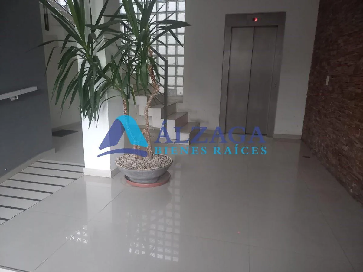 Apartamento de dois ambientes com 1 quarto em suíte e vaga de garagem em Quilmes