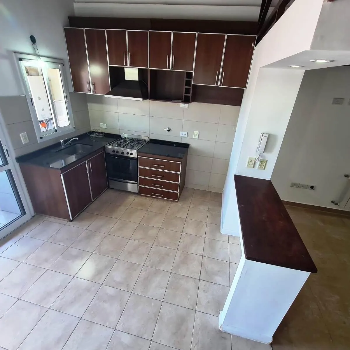 Apartamento de 2 ambientes e meio com 1 quarto em Lanús Oeste